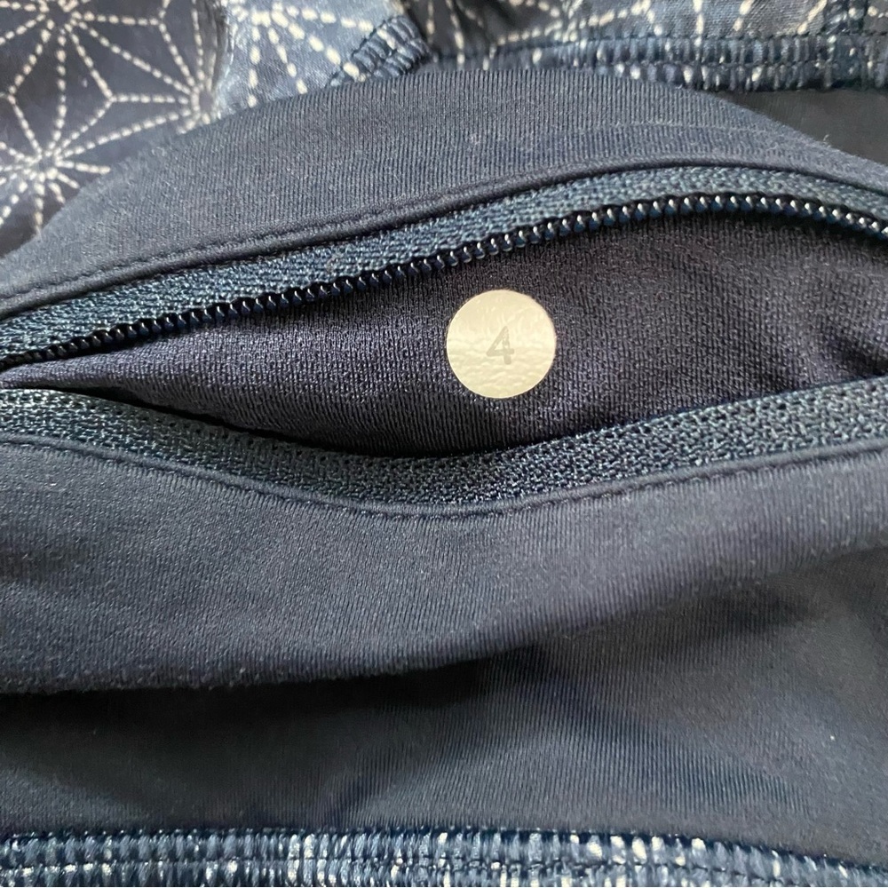 Lululemon Athletica Run Times Navy Printed Mid Rise Lined Athletic Shorts Size 4 - Picture 8 of 9